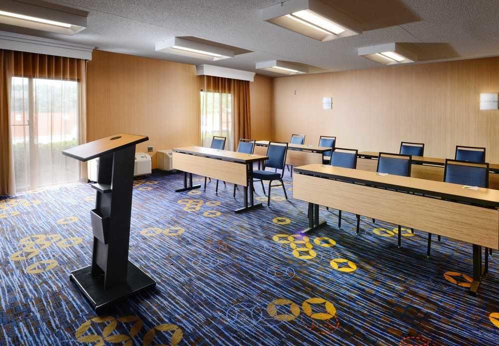 Courtyard By Marriott Dallas Richardson At Spring Valley Экстерьер фото