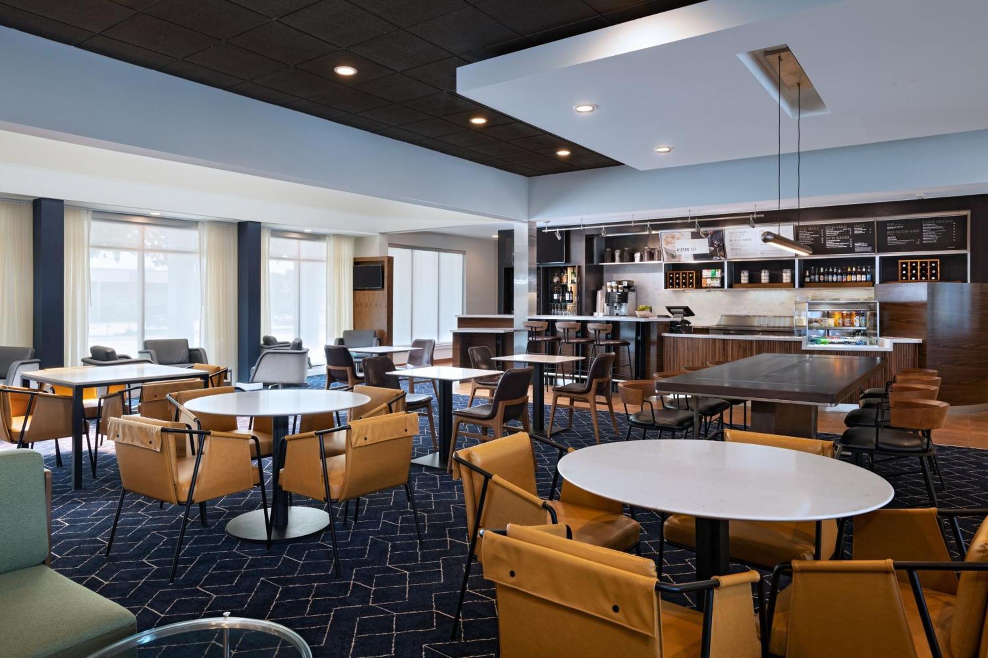 Courtyard By Marriott Dallas Richardson At Spring Valley Экстерьер фото