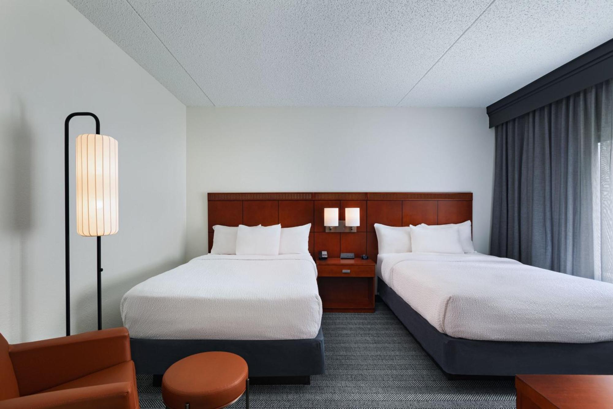 Courtyard By Marriott Dallas Richardson At Spring Valley Экстерьер фото